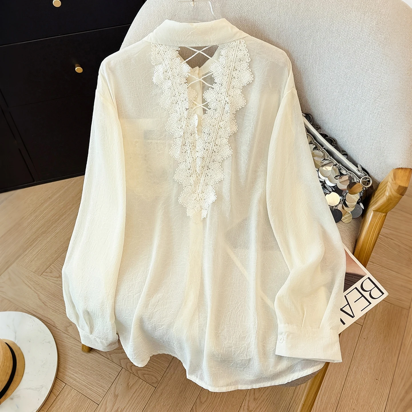 Lace Embroidered Loose Fit Summer Shirt Women's Design Back Hollow out Long Sleeve Thin Top Sun Protection Korean Style
Lace Embroidered Loose Fit Summer Shirt Women's Design Back Hollow out Long Sleeve Thin Top Sun Protection Korean Style
