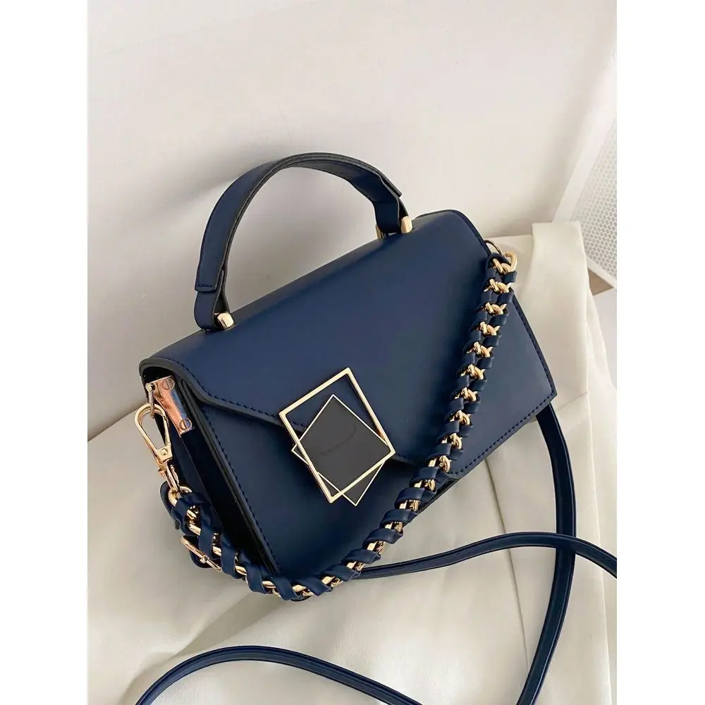 Weave Chain Decorated Shoulder Bag With Flap Lock Design For Women, Portable Handbag Crossbody Bag Suitable For Work, Shopping
Weave Chain Decorated Shoulder Bag With Flap Lock Design For Women, Portable Handbag Crossbody Bag Suitable For Work, Shopping