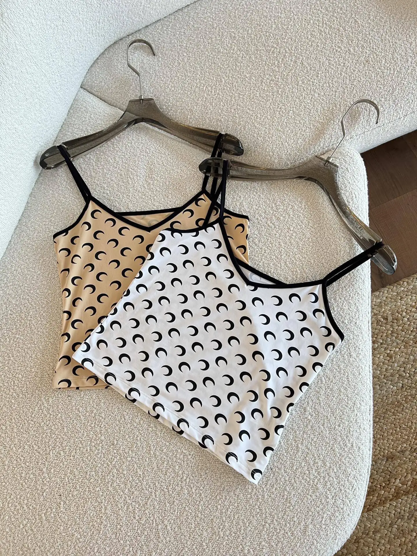 Retro Fashionable Moon Print Halter Top Women's Elastic Slimming Short Cotton Vest Sweet Daily Youthful Style Summer 2026
Retro Fashionable Moon Print Halter Top Women's Elastic Slimming Short Cotton Vest Sweet Daily Youthful Style Summer 2026