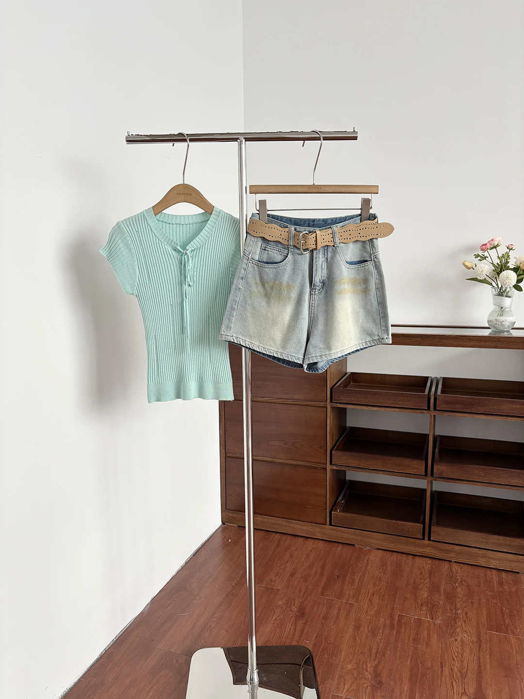 High Waist Wide Leg Denim Shorts Chic Korean Style for Women Commute Friendly Slimming Vintage Blue Summer 2026
High Waist Wide Leg Denim Shorts Chic Korean Style for Women Commute Friendly Slimming Vintage Blue Summer 2026