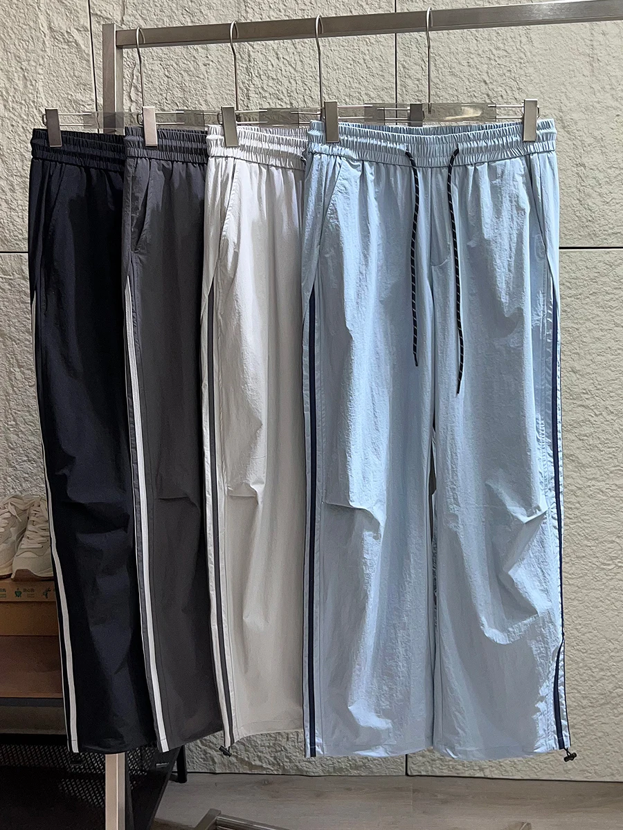 Lightweight Quick Dry Outdoor Sports Casual Pants Breathable Waterproof Workwear Trousers for Men And Women Spring Summer
Lightweight Quick Dry Outdoor Sports Casual Pants Breathable Waterproof Workwear Trousers for Men And Women Spring Summer