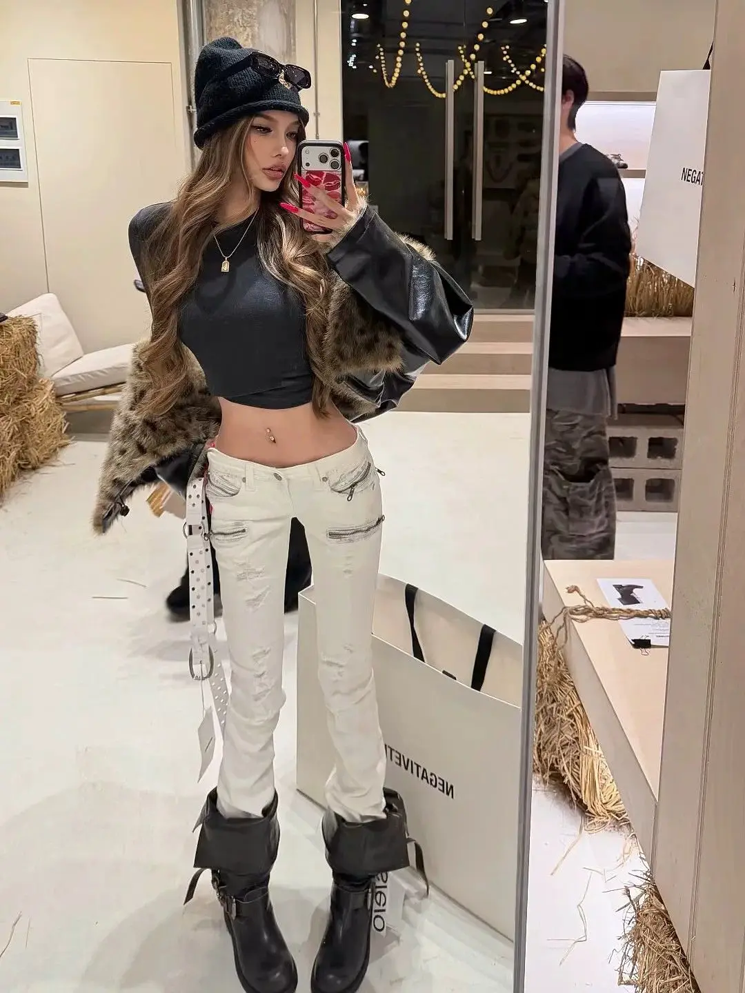 American White Millennial Hot Girl Low Waist Jeans Distressed Hole Zipper Design Slim Flared Jeans Fashion Casual Flared Jeans
American White Millennial Hot Girl Low Waist Jeans Distressed Hole Zipper Design Slim Flared Jeans Fashion Casual Flared Jeans
