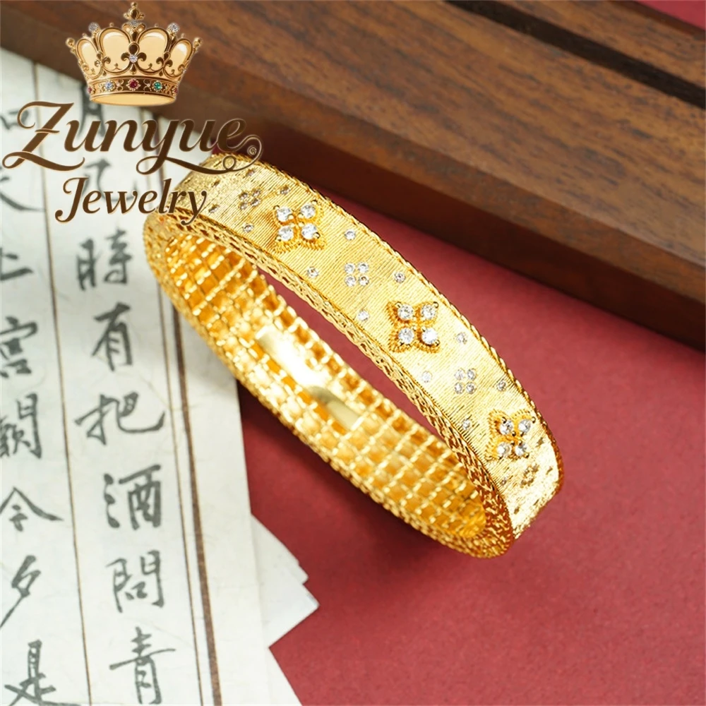 Sand Gold Round Bracelet With Hollowed-Out Diamonds Luxury Quality Jewelry Fashion Jewelry Exquisite Charms Elegant Popular Gift
Sand Gold Round Bracelet With Hollowed-Out Diamonds Luxury Quality Jewelry Fashion Jewelry Exquisite Charms Elegant Popular Gift