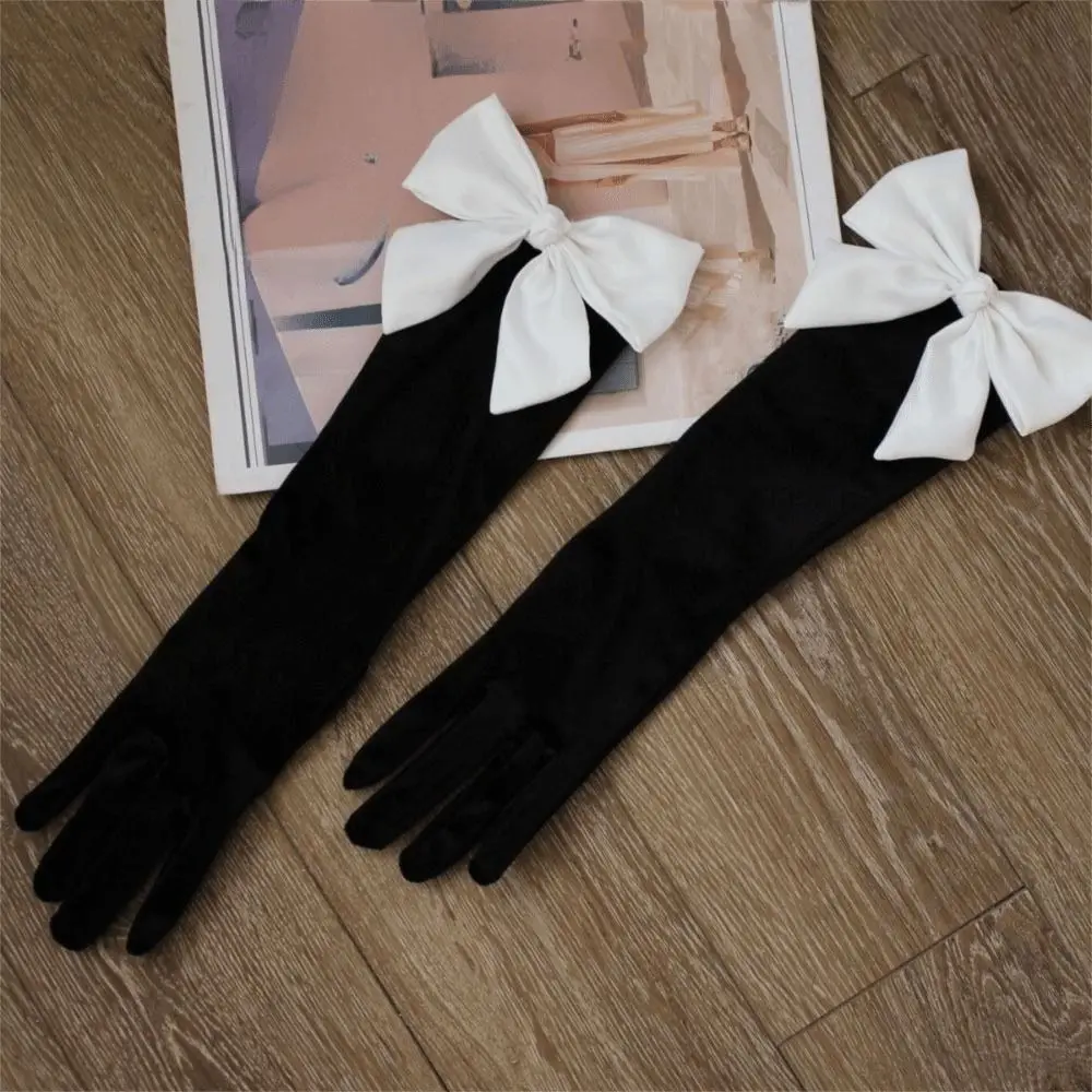 Elegant Black Wedding Gloves Velvet Mid-Length Bow Bride Gloves Party Gloves Evening Performance Accessory
Elegant Black Wedding Gloves Velvet Mid-Length Bow Bride Gloves Party Gloves Evening Performance Accessory