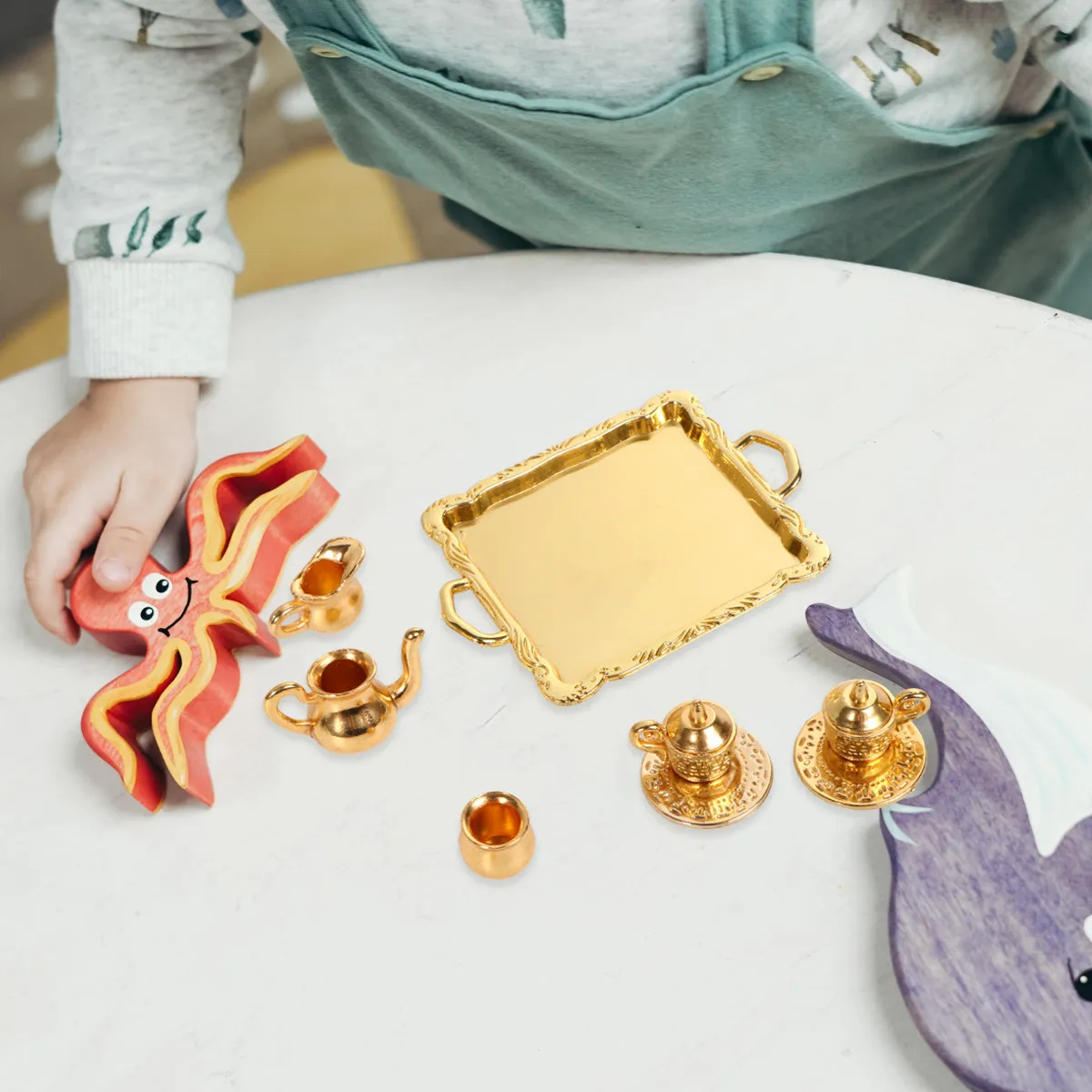 1Set Premium Alloy Mini House Tea Set for 1:12 and 1:6 Dollhouse Decoration Shiny Miniature Tea Set Desktop Ornament
1Set Premium Alloy Mini House Tea Set for 1:12 and 1:6 Dollhouse Decoration Shiny Miniature Tea Set Desktop Ornament