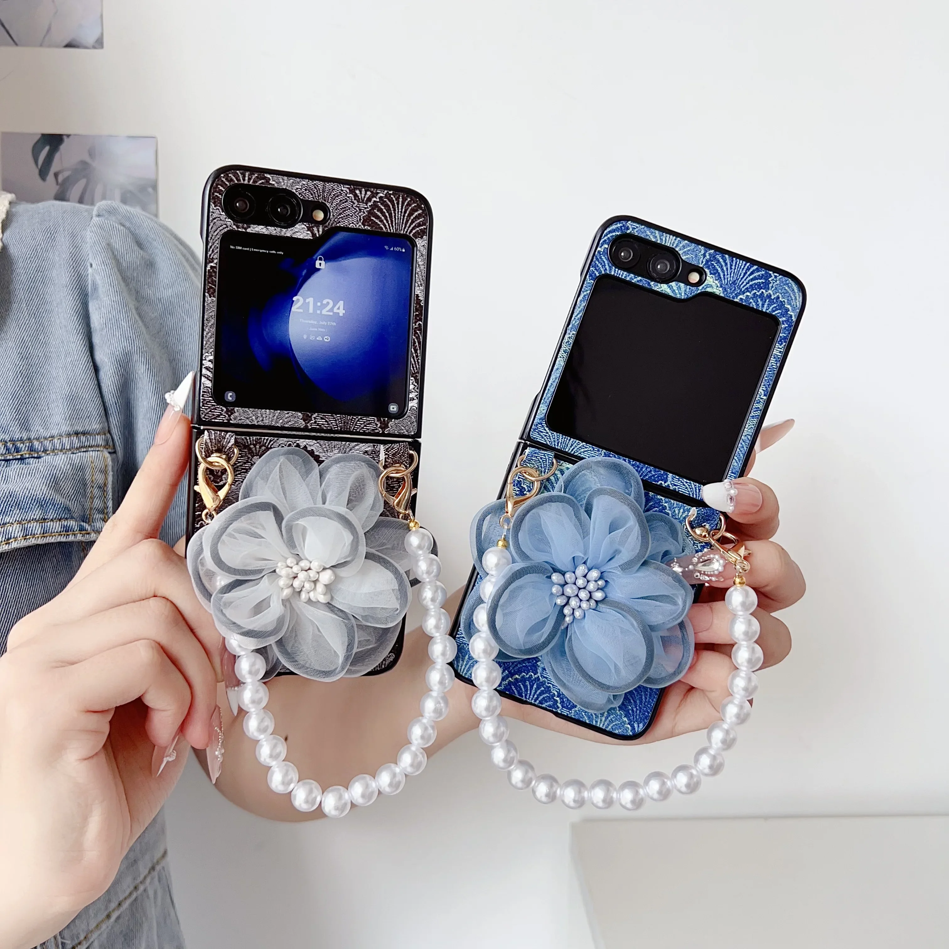 Unique Creative Sle Flower Moonlight Pattern Pearl Bracelet Chain Leather Case For Samsung Galaxy Z Flip 7 6 5 4 3 Protect Cover
Unique Creative Sle Flower Moonlight Pattern Pearl Bracelet Chain Leather Case For Samsung Galaxy Z Flip 7 6 5 4 3 Protect Cover