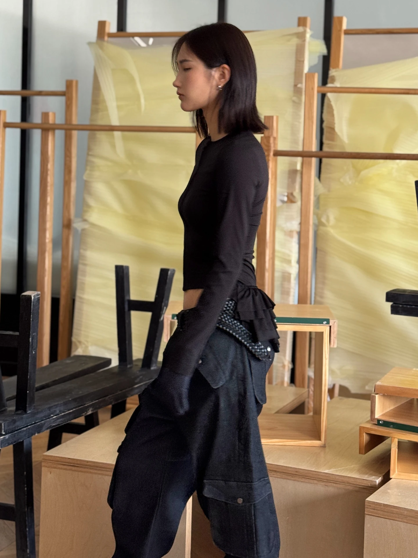 Женское модное пальто из смесового шелка с асимметричным подолом, на молнии, с многослойным дизайном, короткой передней частью и длинными рукавами
Женское модное пальто из смесового шелка с асимметричным подолом, на молнии, с многослойным дизайном, короткой передней частью и длинными рукавами