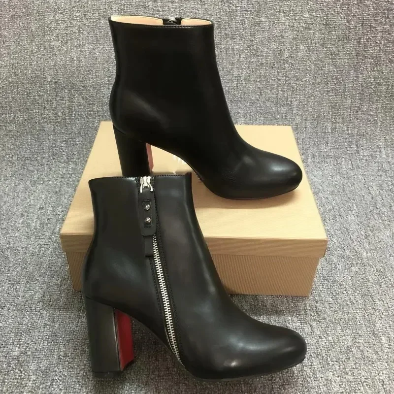 Top Quality Men High Heels Boots Luxury Fashion Gold Chain Shinny Red Soled Shoes Classic Retro Designer High Heel
Top Quality Men High Heels Boots Luxury Fashion Gold Chain Shinny Red Soled Shoes Classic Retro Designer High Heel
