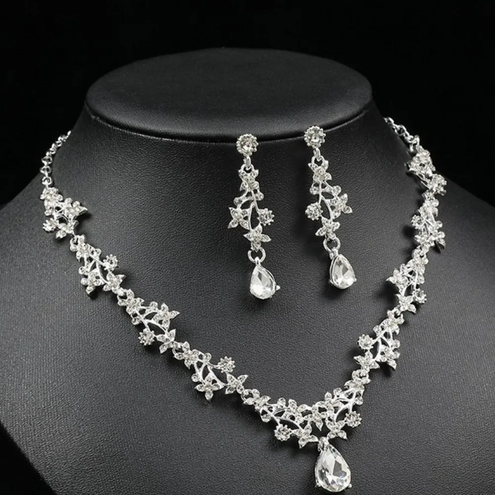 Classical Luxury Necklace Earring Set Elegant Vintage Wedding Jewelry Sparkling Rhinestone Jewelry Set Bridesmaid
Classical Luxury Necklace Earring Set Elegant Vintage Wedding Jewelry Sparkling Rhinestone Jewelry Set Bridesmaid