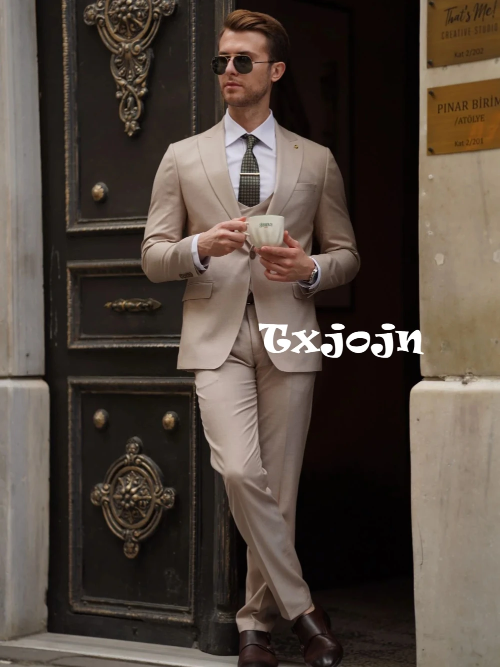 High Quality Men's Slim Fit Suit 3 Pieces Jacket Vest Pants Dancing Wear Autumn Full Sleeve Tuxedo For Men Wedding Suits Set
High Quality Men's Slim Fit Suit 3 Pieces Jacket Vest Pants Dancing Wear Autumn Full Sleeve Tuxedo For Men Wedding Suits Set