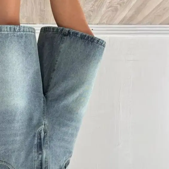 American Style Retro Denim Shorts Women Loose Casual Wide Leg Five-Point Trendy Cotton Mid Waist Shorts for Women
American Style Retro Denim Shorts Women Loose Casual Wide Leg Five-Point Trendy Cotton Mid Waist Shorts for Women