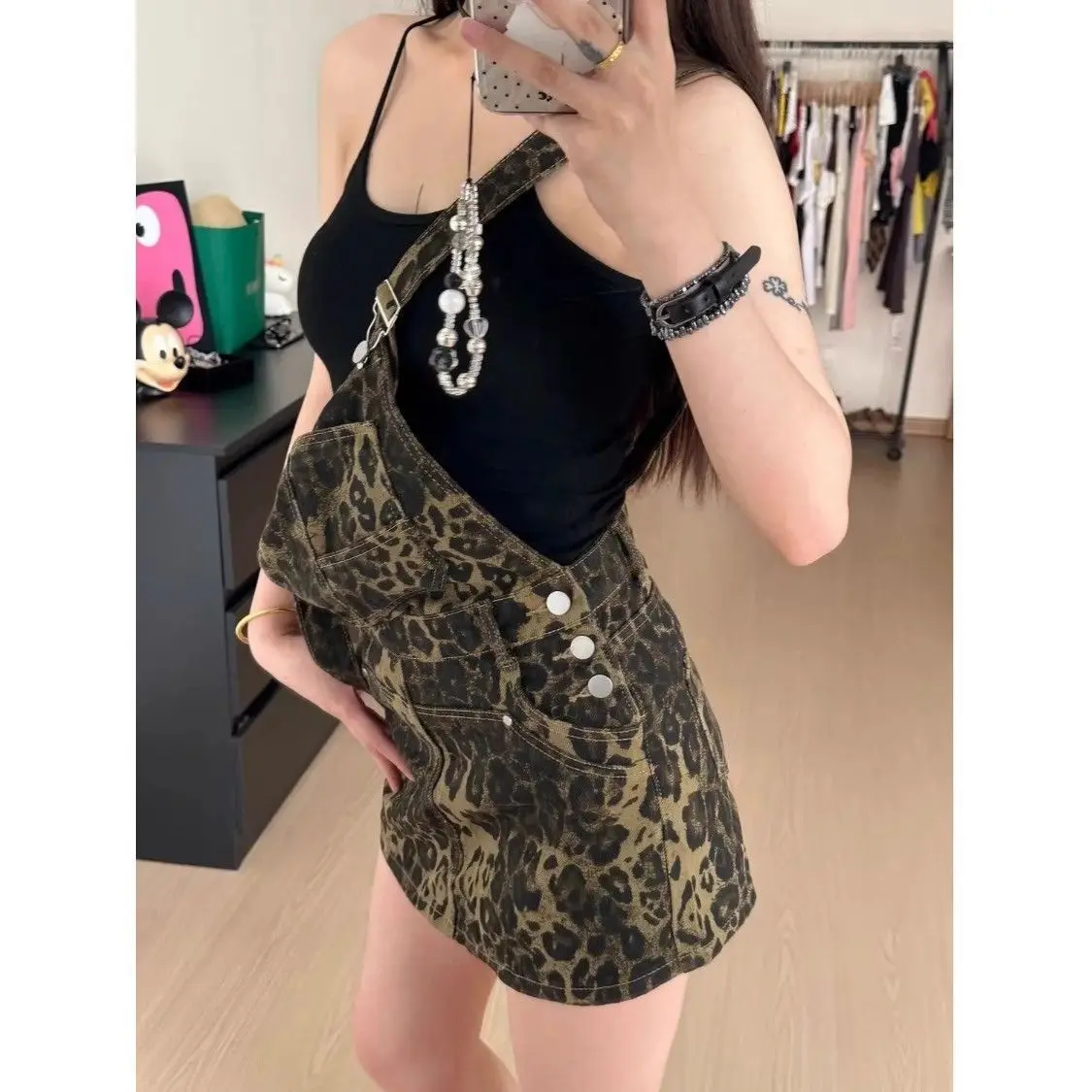 American Style Retro Denim Overalls Women's Summer New Loose Slimming Wide Leg Jumpsuit Age Reduction Trendy
American Style Retro Denim Overalls Women's Summer New Loose Slimming Wide Leg Jumpsuit Age Reduction Trendy