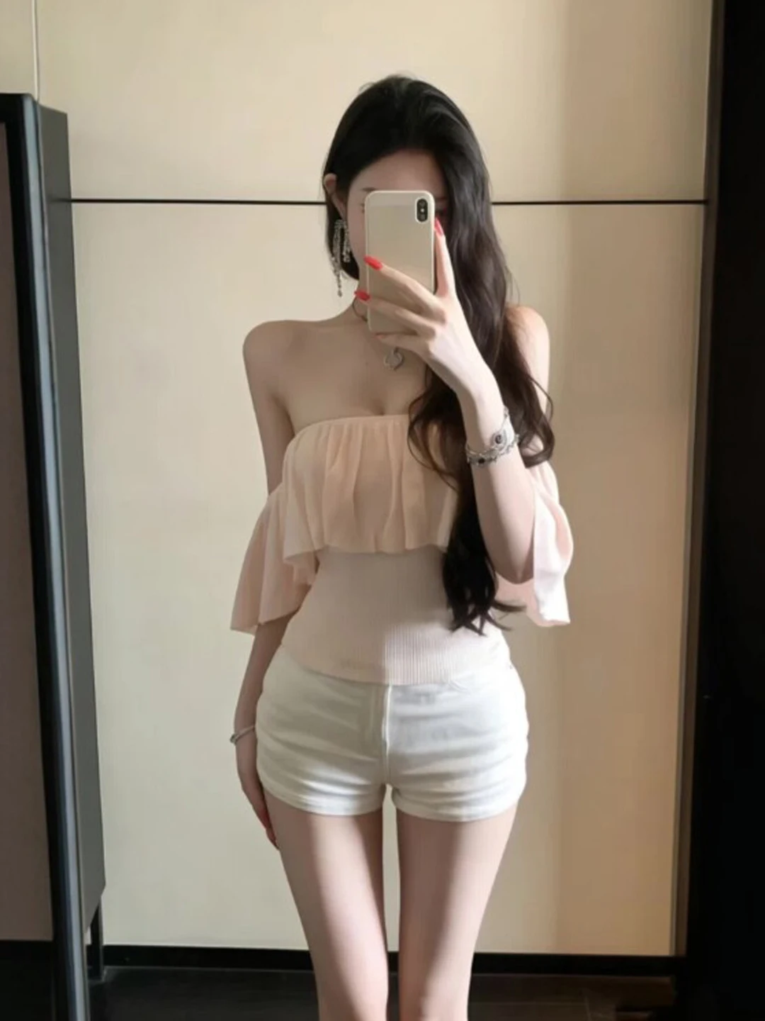 Slim Fit One Shoulder T-Shirt Beautiful Unique Gentle Style Summer Cotton Short Sleeve Women's Fashion City Walk Casual Wear
Slim Fit One Shoulder T-Shirt Beautiful Unique Gentle Style Summer Cotton Short Sleeve Women's Fashion City Walk Casual Wear