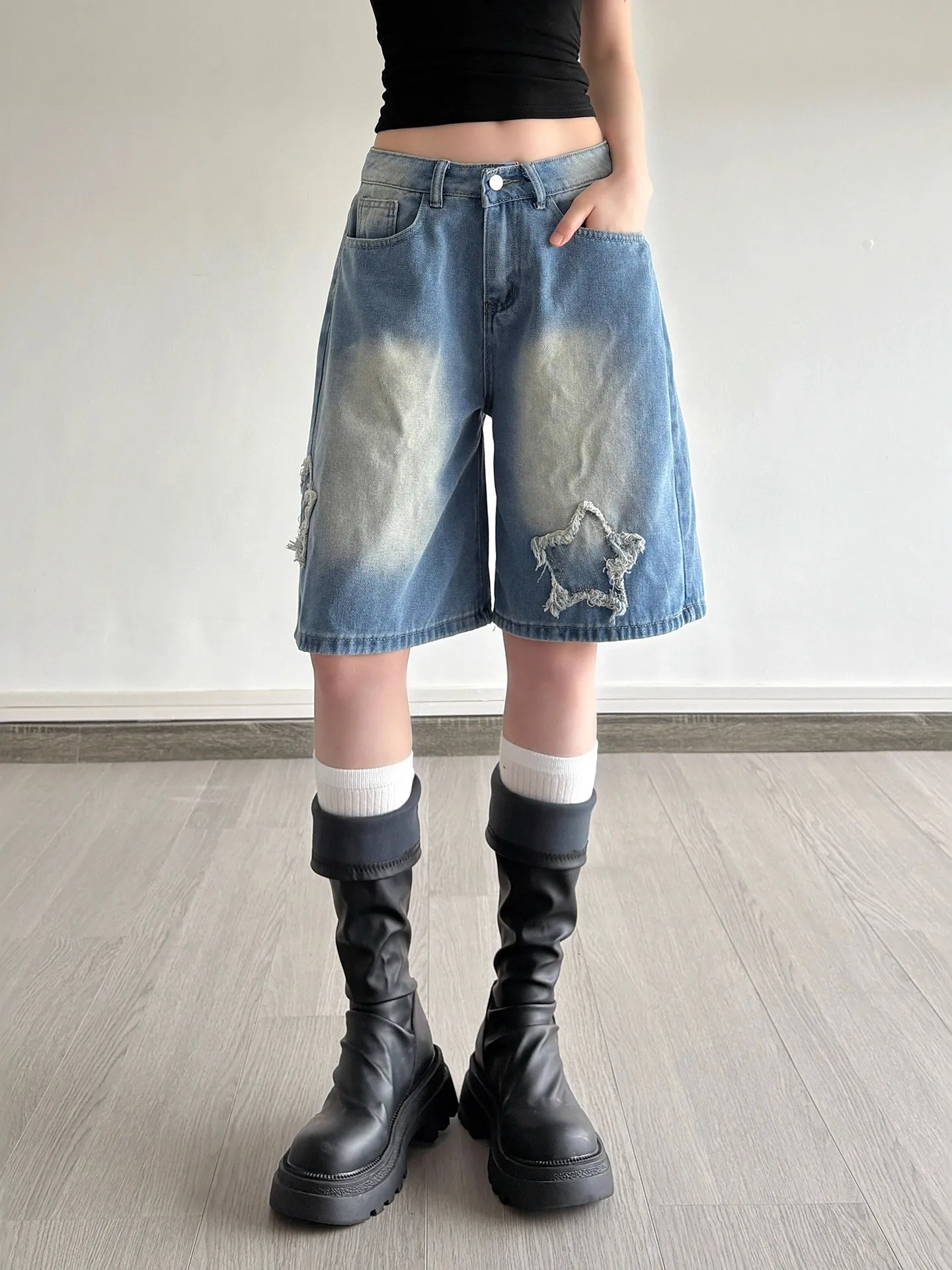 Sexy Low Waist Wide Leg mid Length Jeans Women's Loose Fit Straight Leg Blue Denim Pants Casual Winter Fashion
Sexy Low Waist Wide Leg mid Length Jeans Women's Loose Fit Straight Leg Blue Denim Pants Casual Winter Fashion
