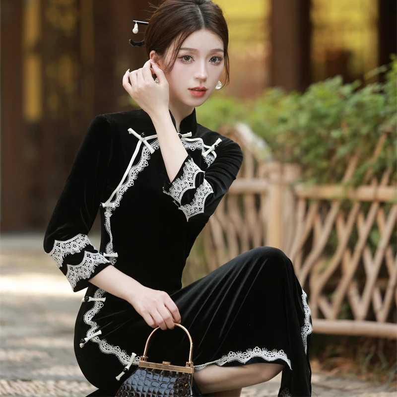 Vintage Chinese Traditional Qipao Black Velvet Lace Lace Long Cheongsam 2023 Autumn Winter New Plus Size Dress Elegant Vestidos
Vintage Chinese Traditional Qipao Black Velvet Lace Lace Long Cheongsam 2023 Autumn Winter New Plus Size Dress Elegant Vestidos