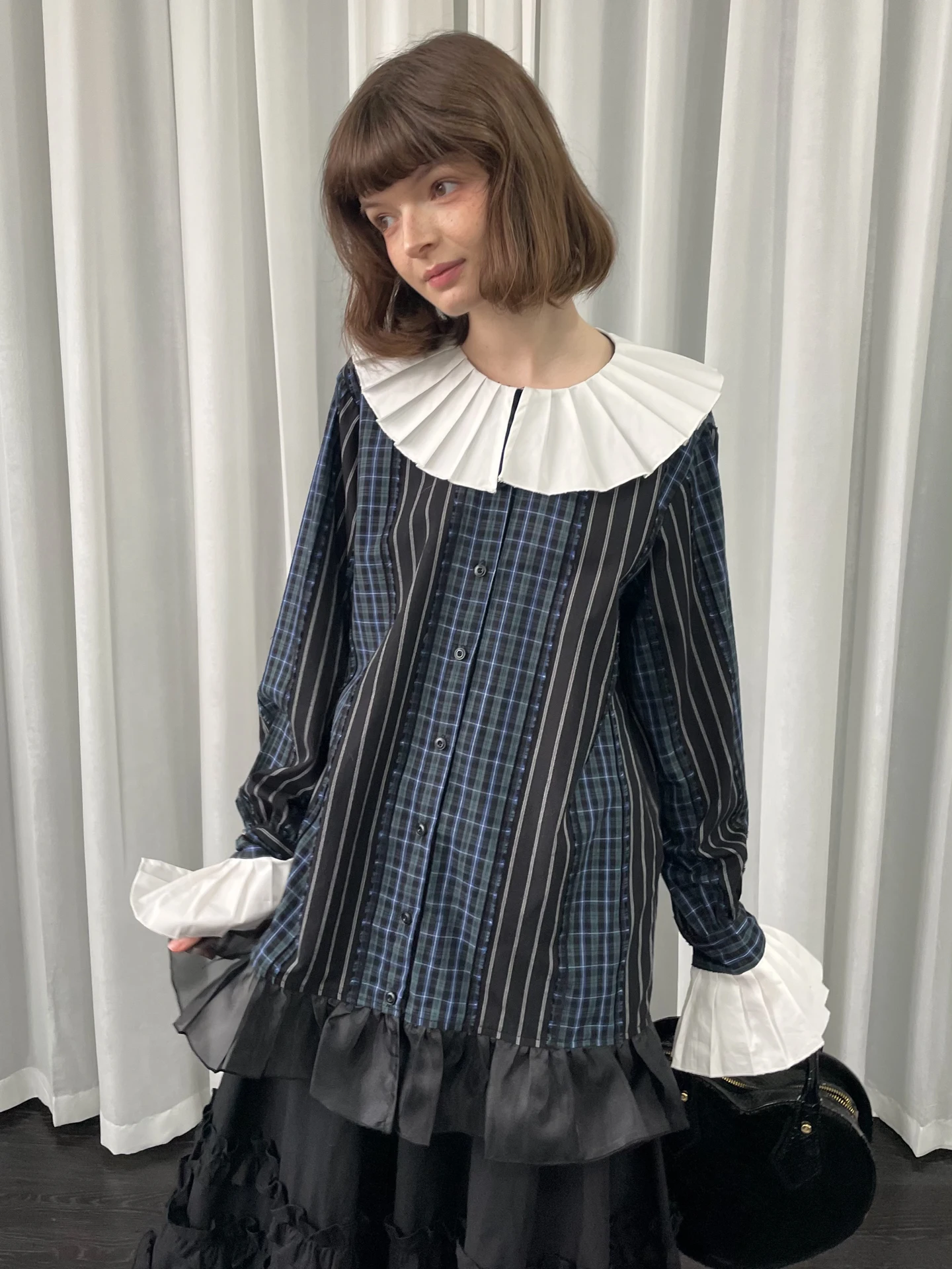 Женская хлопковая блузка свободного кроя с цветочным воротником и клетчатыми вставками, оригинальный дизайн, для девочек-подростков
Женская хлопковая блузка свободного кроя с цветочным воротником и клетчатыми вставками, оригинальный дизайн, для девочек-подростков