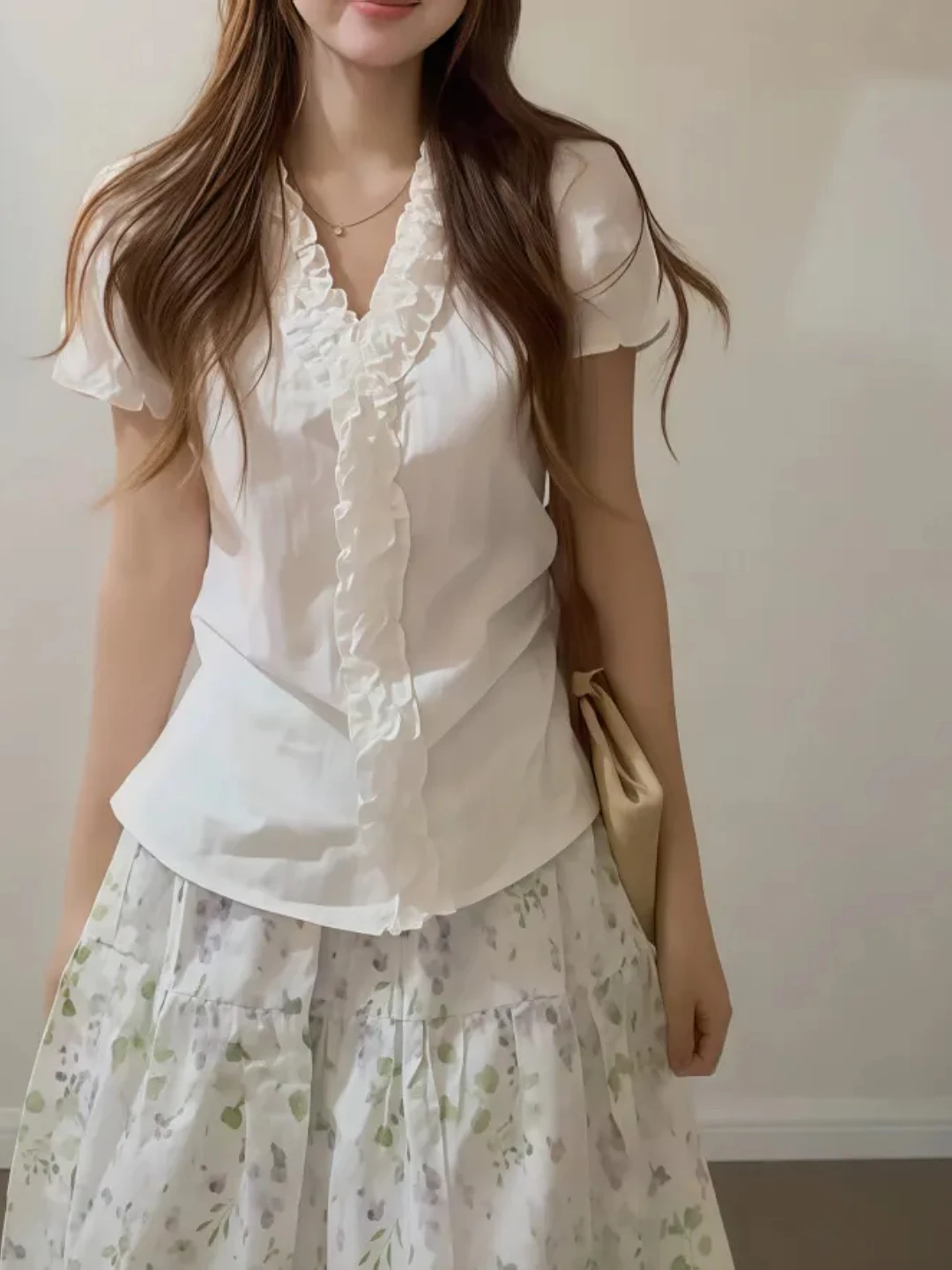 plus Size Women's Chic V-Neck Blouse Floral Trim Slim Fit Summer New Unique Shirt Korean Style Commute Polyester Fiber Short ...
plus Size Women's Chic V-Neck Blouse Floral Trim Slim Fit Summer New Unique Shirt Korean Style Commute Polyester Fiber Short ...