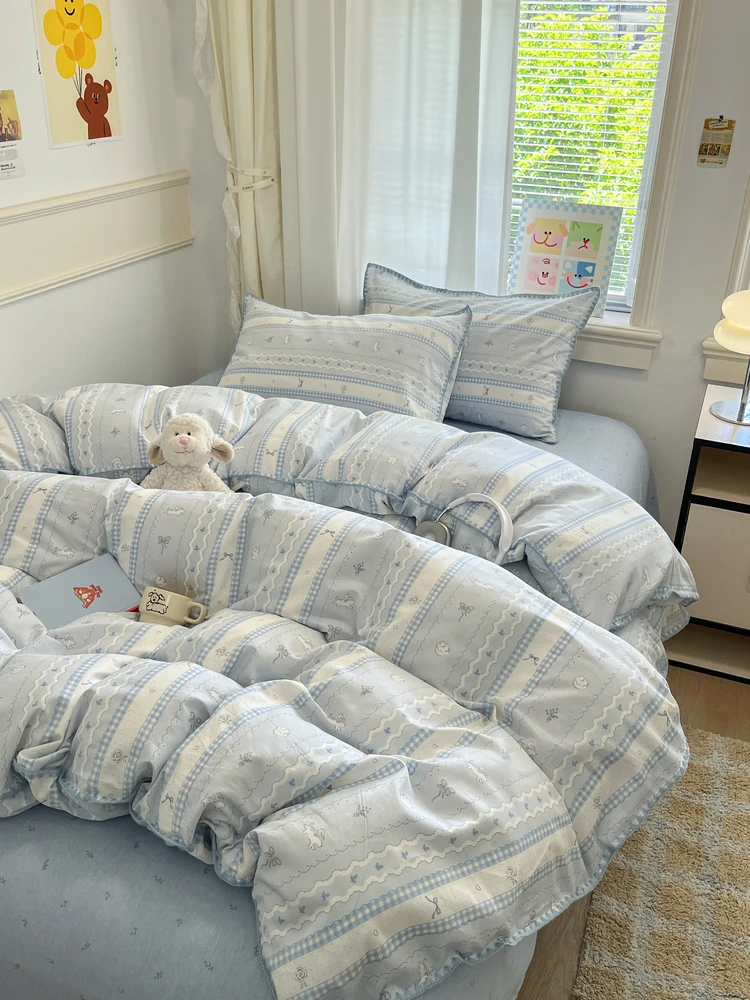 Style Pure Cotton Printed Bedding Set Four Pieces Craft Four Seasons Universal Cotton Sheet Quilt Cover Pill...
Style Pure Cotton Printed Bedding Set Four Pieces Craft Four Seasons Universal Cotton Sheet Quilt Cover Pill...