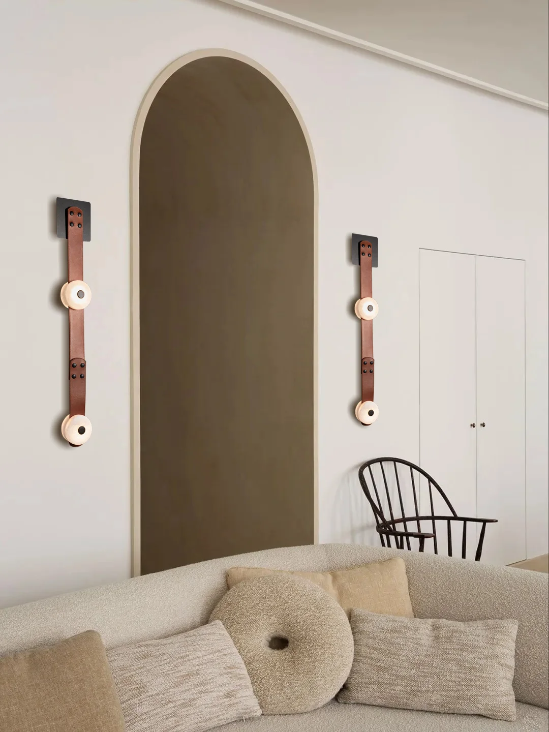 Американский постмодернистский домашний светильник в стиле ретро, классический дизайн, блестящие светодиодные настенные светильники с регулируемой яркостью для гостиной, прихожей
Американский постмодернистский домашний светильник в стиле ретро, классический дизайн, блестящие светодиодные настенные светильники с регулируемой яркостью для гостиной, прихожей