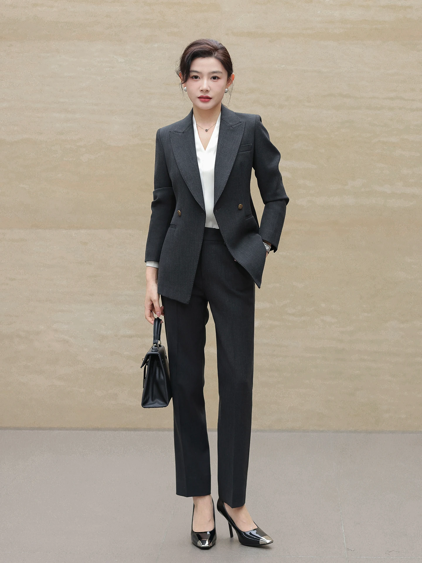 Slim Fit Business Women's Suit Set Grey Black Professional Interview Commute Career Tailored Woolen Fashionable Formal Wear
Slim Fit Business Women's Suit Set Grey Black Professional Interview Commute Career Tailored Woolen Fashionable Formal Wear