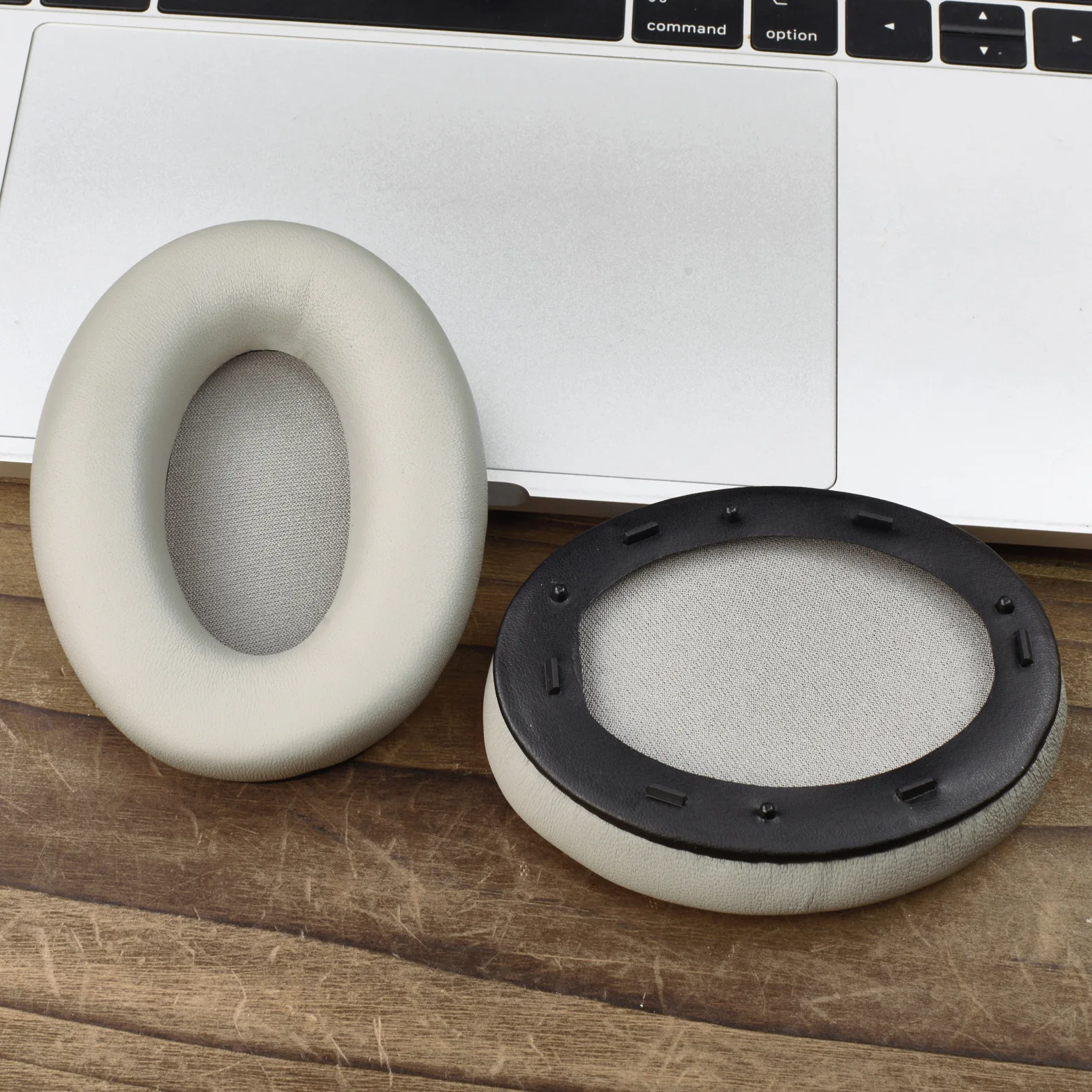 Replacement lambskin/genuine leather Ear Pads With buckle for Sony WH-1000XM3 (WH1000XM3) Headphones, Earmuff Repair Parts
Replacement lambskin/genuine leather Ear Pads With buckle for Sony WH-1000XM3 (WH1000XM3) Headphones, Earmuff Repair Parts
