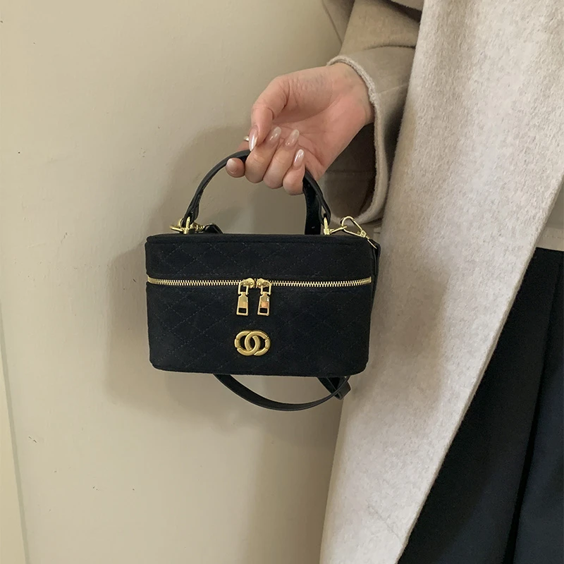 Модная элегантная женская кожаная сумка через плечо, роскошная дизайнерская сумка через плечо, классическая сумка-тоут для шикарного пригородного образа
Модная элегантная женская кожаная сумка через плечо, роскошная дизайнерская сумка через плечо, классическая сумка-тоут для шикарного пригородного образа