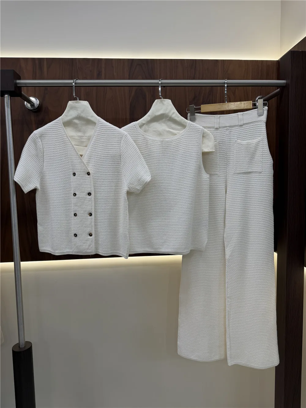Women’s Cotton Double-Breasted Knit Cardigan/Vest/ Pants 3-Piece Set
Women’s Cotton Double-Breasted Knit Cardigan/Vest/ Pants 3-Piece Set