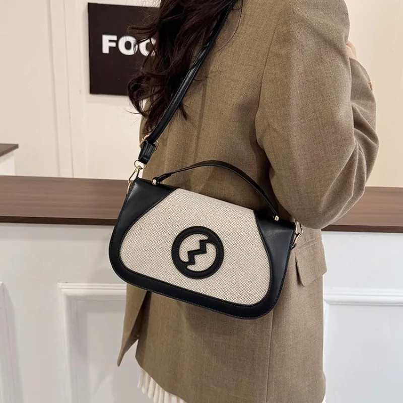 High Grade Leather Daily Bag Ladies Trendy Minimalist Shape Classic Elegant Tone Leisure Shoulder Bag
High Grade Leather Daily Bag Ladies Trendy Minimalist Shape Classic Elegant Tone Leisure Shoulder Bag