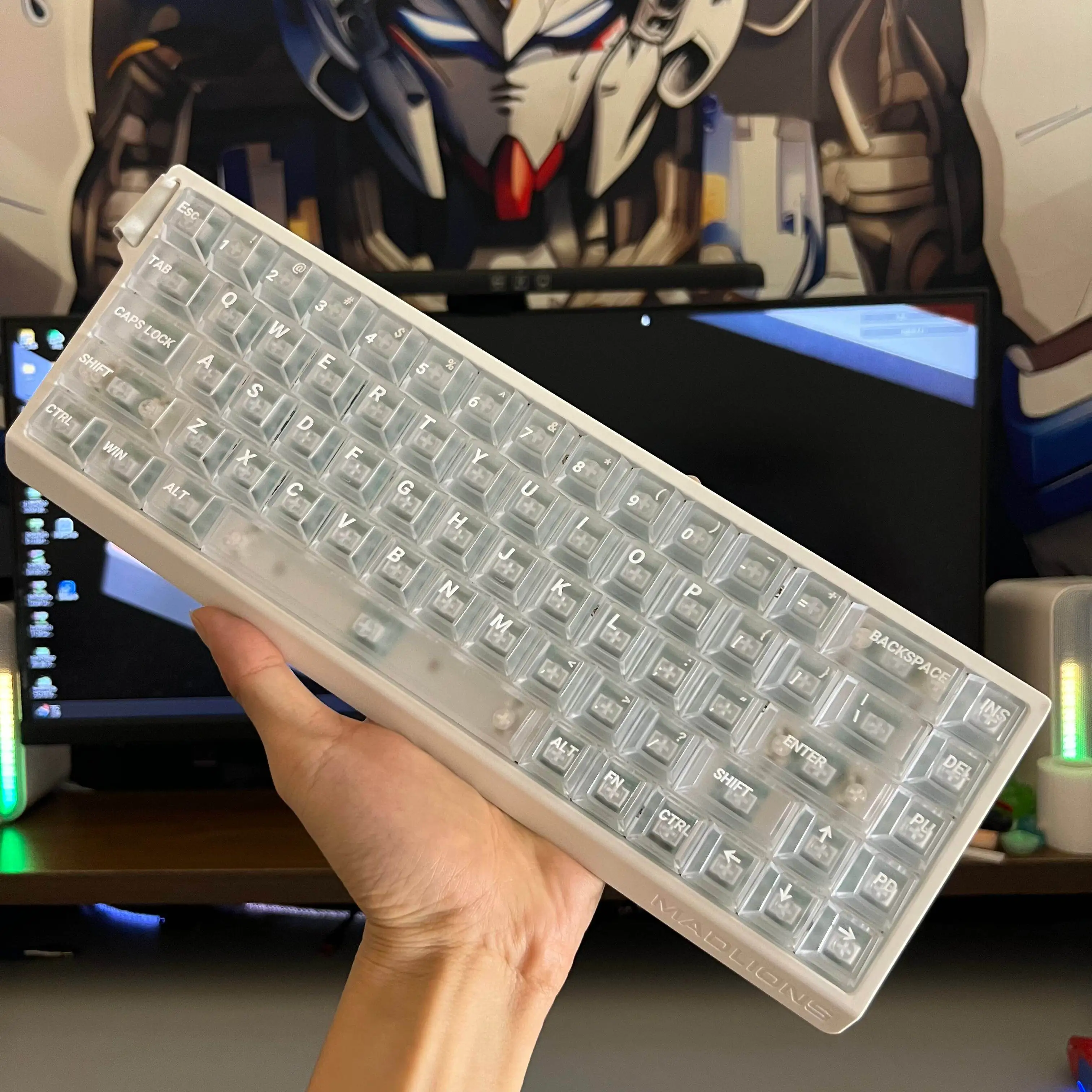 (Special Adjustment Ice Crystal Transparent) Mountain Sea Fog PC Original Height from ace68wooting Little Bee Night Magic Keycap
(Special Adjustment Ice Crystal Transparent) Mountain Sea Fog PC Original Height from ace68wooting Little Bee Night Magic Keycap