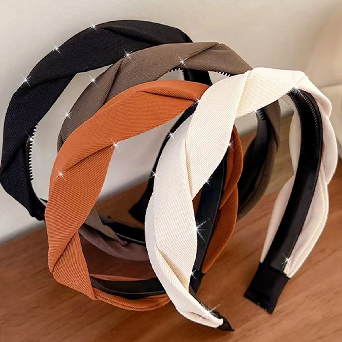 Retro twist fabric headband, daily versatile going out, high cranial top headband, face washing, non-slip, wide edge, toothed pressure hair headband
Retro twist fabric headband, daily versatile going out, high cranial top headband, face washing, non-slip, wide edge, toothed pressure hair headband
