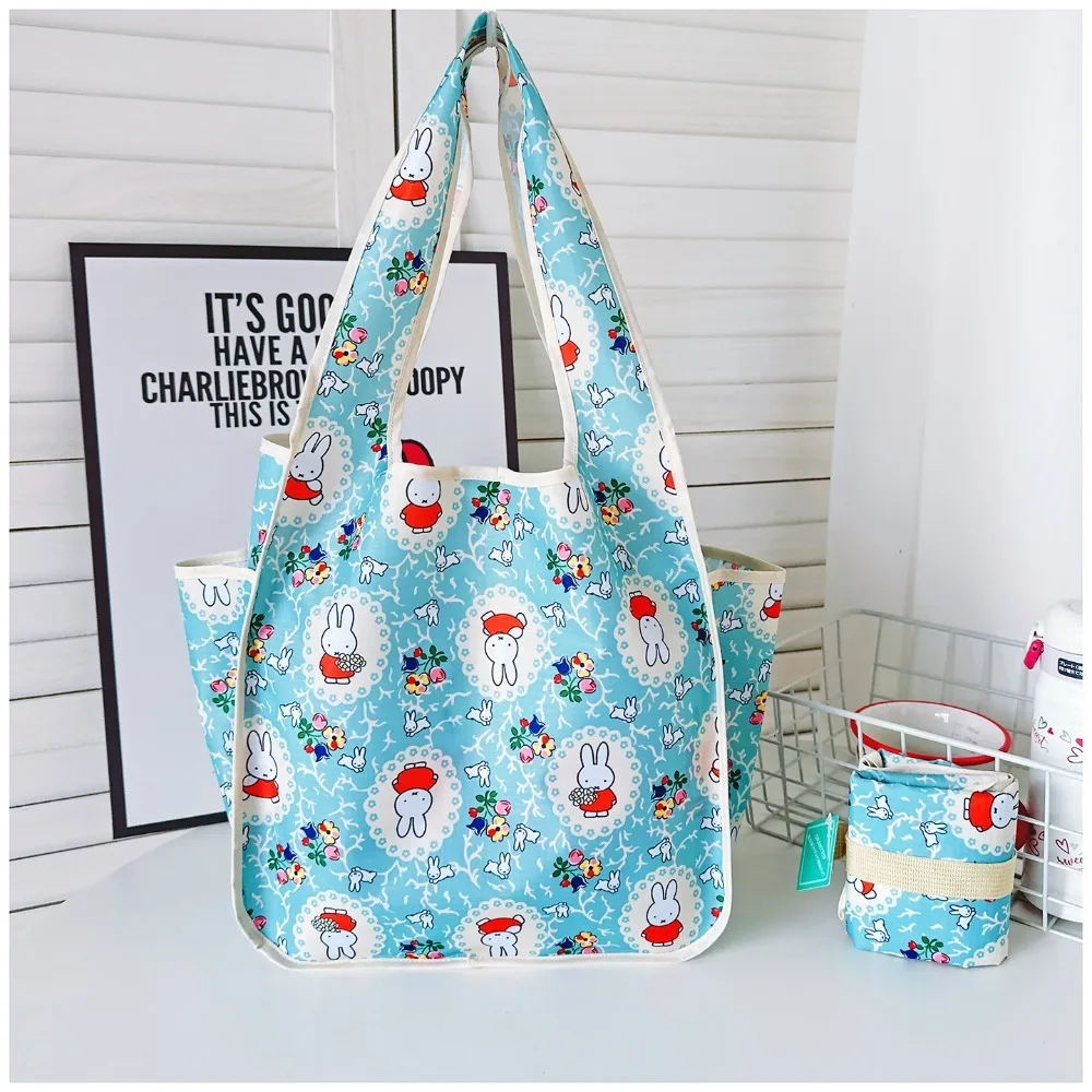 Miffy Cartoon Lunch Box Bag Foldable Quick Dry Bento Bag Handbag Mini Reusable Shopping Bag for Student Office Daily Use Gift
Miffy Cartoon Lunch Box Bag Foldable Quick Dry Bento Bag Handbag Mini Reusable Shopping Bag for Student Office Daily Use Gift