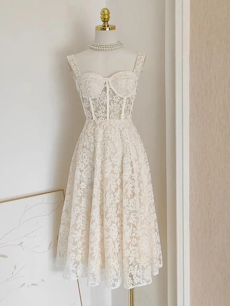 Runway Embroidery Flower Mesh Dress Women's Square Collar Sleeveless Cup Padded Zipper High Waist Wedding Party Prom Gowns
Runway Embroidery Flower Mesh Dress Women's Square Collar Sleeveless Cup Padded Zipper High Waist Wedding Party Prom Gowns