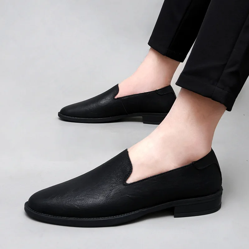 Spring Autumn Pure Color Lazy Slip-On Korean Style Casual Bean Loafers Men's Large Size 48 Fashionable Flat Leather Shoes
Spring Autumn Pure Color Lazy Slip-On Korean Style Casual Bean Loafers Men's Large Size 48 Fashionable Flat Leather Shoes