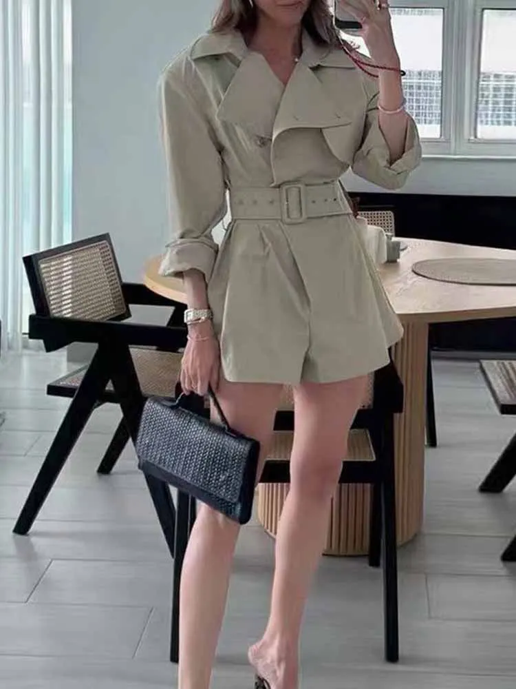 MCDV модная двубортная куртка, комбинезон, женский комбинезон с тонкими лацканами и длинными рукавами, плащ, комбинезон, шорты, осень 2023 г.
MCDV модная двубортная куртка, комбинезон, женский комбинезон с тонкими лацканами и длинными рукавами, плащ, комбинезон, шорты, осень 2023 г.