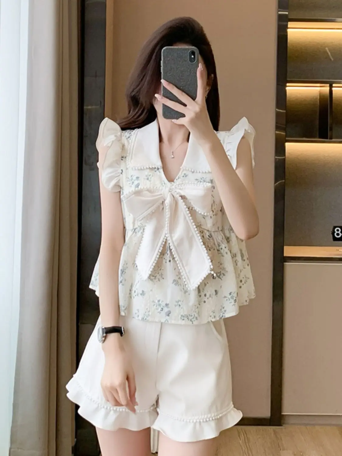 Celebrity Luxury Beading Set Printed Bow Sweet Flying Sleeve Tank Top Women Straight Pure Shorts Summer Chic Premium Two Pieces
Celebrity Luxury Beading Set Printed Bow Sweet Flying Sleeve Tank Top Women Straight Pure Shorts Summer Chic Premium Two Pieces