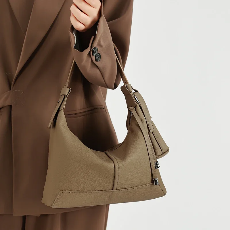 Women's Genuine Cowhide Leather Underarm Tote Bag Matching Wallet Ladies Luxury Designer Brand Large Capacity Hobo Commuter Bag
Women's Genuine Cowhide Leather Underarm Tote Bag Matching Wallet Ladies Luxury Designer Brand Large Capacity Hobo Commuter Bag