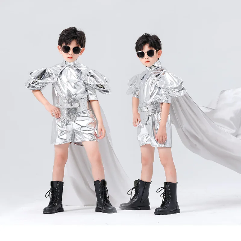 Boys' space suits, cosmic technology, fashionable children's role-playing performances, trendy clothing
Boys' space suits, cosmic technology, fashionable children's role-playing performances, trendy clothing