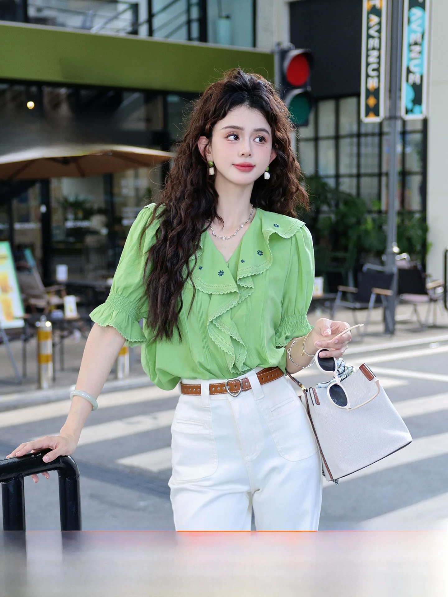 Chen Jiajie【Cuin Qinghe】Women's irt V-ne ort Sve Floral Lace Hem Versatile Summer Top Skin-friendly Breathable
Chen Jiajie【Cuin Qinghe】Women's irt V-ne ort Sve Floral Lace Hem Versatile Summer Top Skin-friendly Breathable