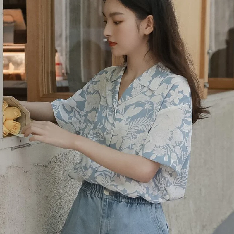 Shirt Women Summer Floral Retro Design Classic Sweet Graceful Chic Korean Style Vacation All-match Casual Female Stylish Fashion
Shirt Women Summer Floral Retro Design Classic Sweet Graceful Chic Korean Style Vacation All-match Casual Female Stylish Fashion
