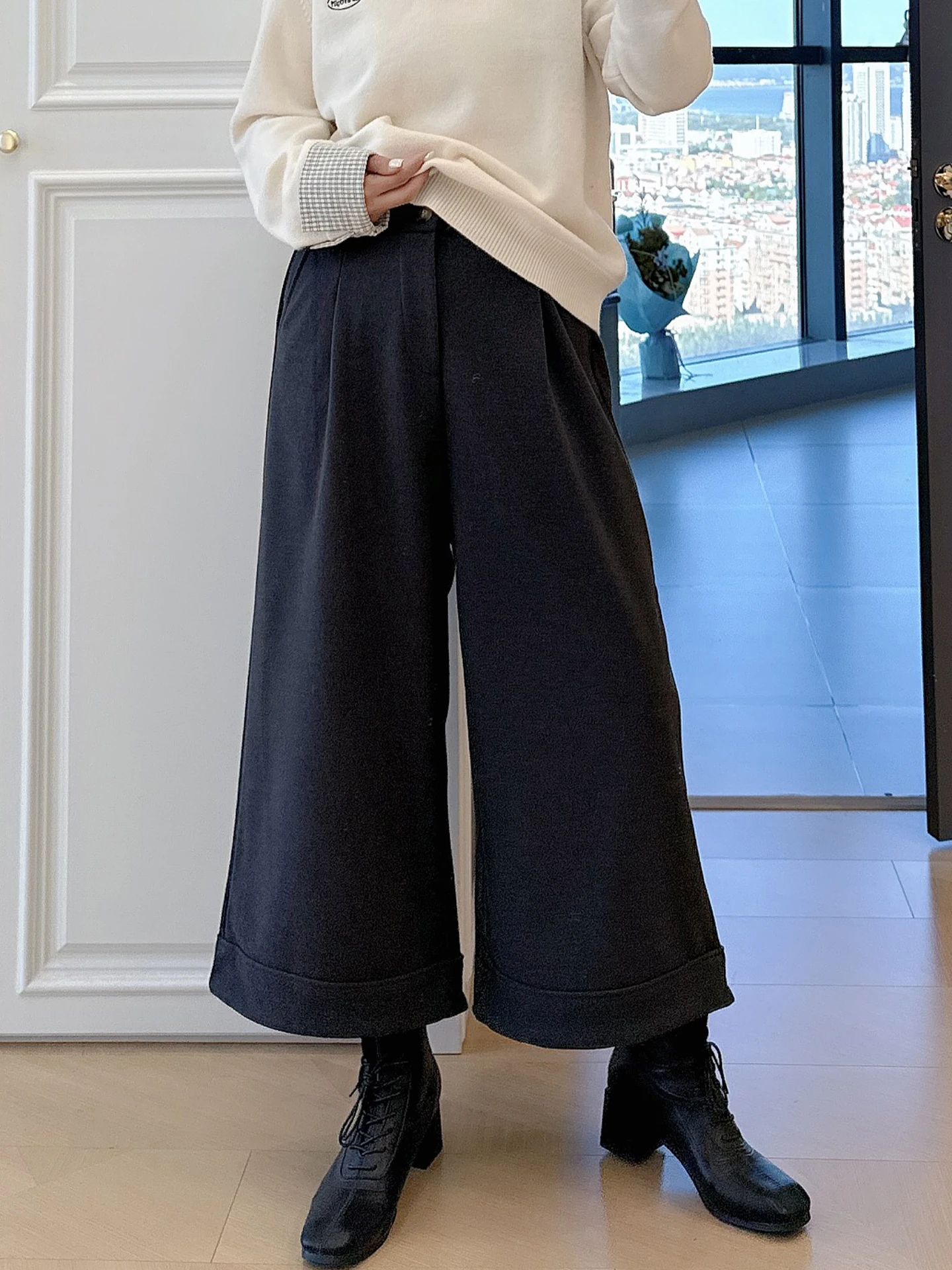 Брюки с высокой талией свободного кроя для полных женщин, элегантные, стройнящие, струящиеся, широкие, для повседневной носки, подходят для любых случаев
Брюки с высокой талией свободного кроя для полных женщин, элегантные, стройнящие, струящиеся, широкие, для повседневной носки, подходят для любых случаев