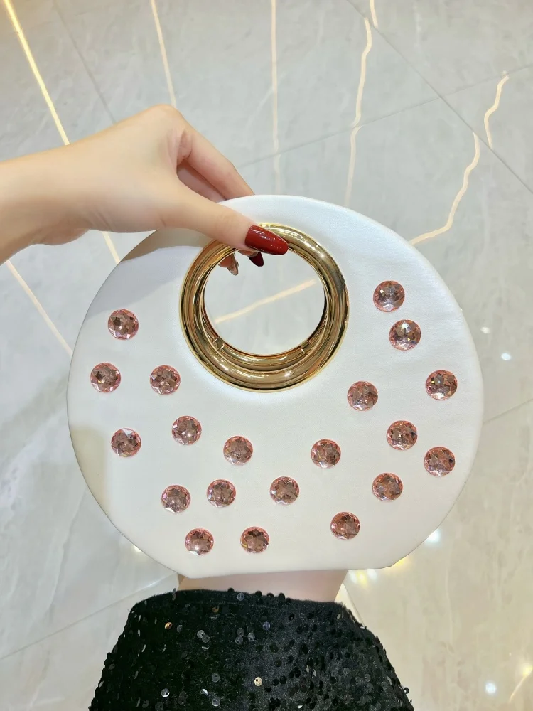 New Luxury Crystal Shiny Retro Banquet Bag Round Handbag Diamond Set Dress Crossbody Bag Women's Handheld Prom Party Bag
New Luxury Crystal Shiny Retro Banquet Bag Round Handbag Diamond Set Dress Crossbody Bag Women's Handheld Prom Party Bag