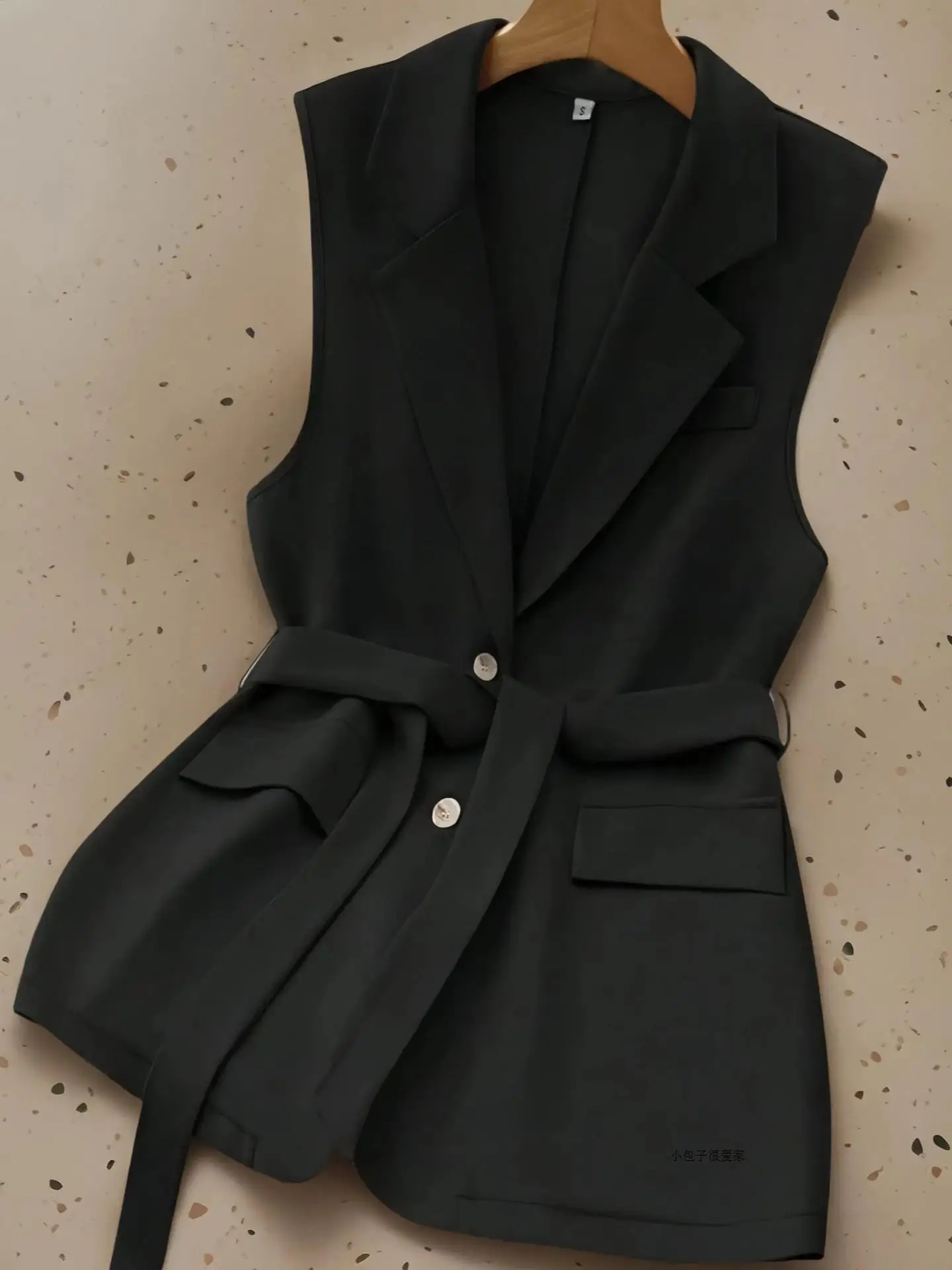 British Style Women's Commuter Suit Jacket Loose Strap Vest Outerwear Polyester Material Midi Length Color
British Style Women's Commuter Suit Jacket Loose Strap Vest Outerwear Polyester Material Midi Length Color