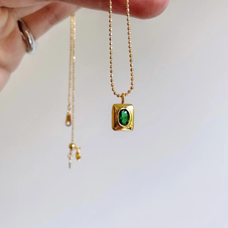 Brass With 18K Gold Square Green Color Necklace Women Jewelry Designer T Show Runway Gown Rare INS Japan
Brass With 18K Gold Square Green Color Necklace Women Jewelry Designer T Show Runway Gown Rare INS Japan