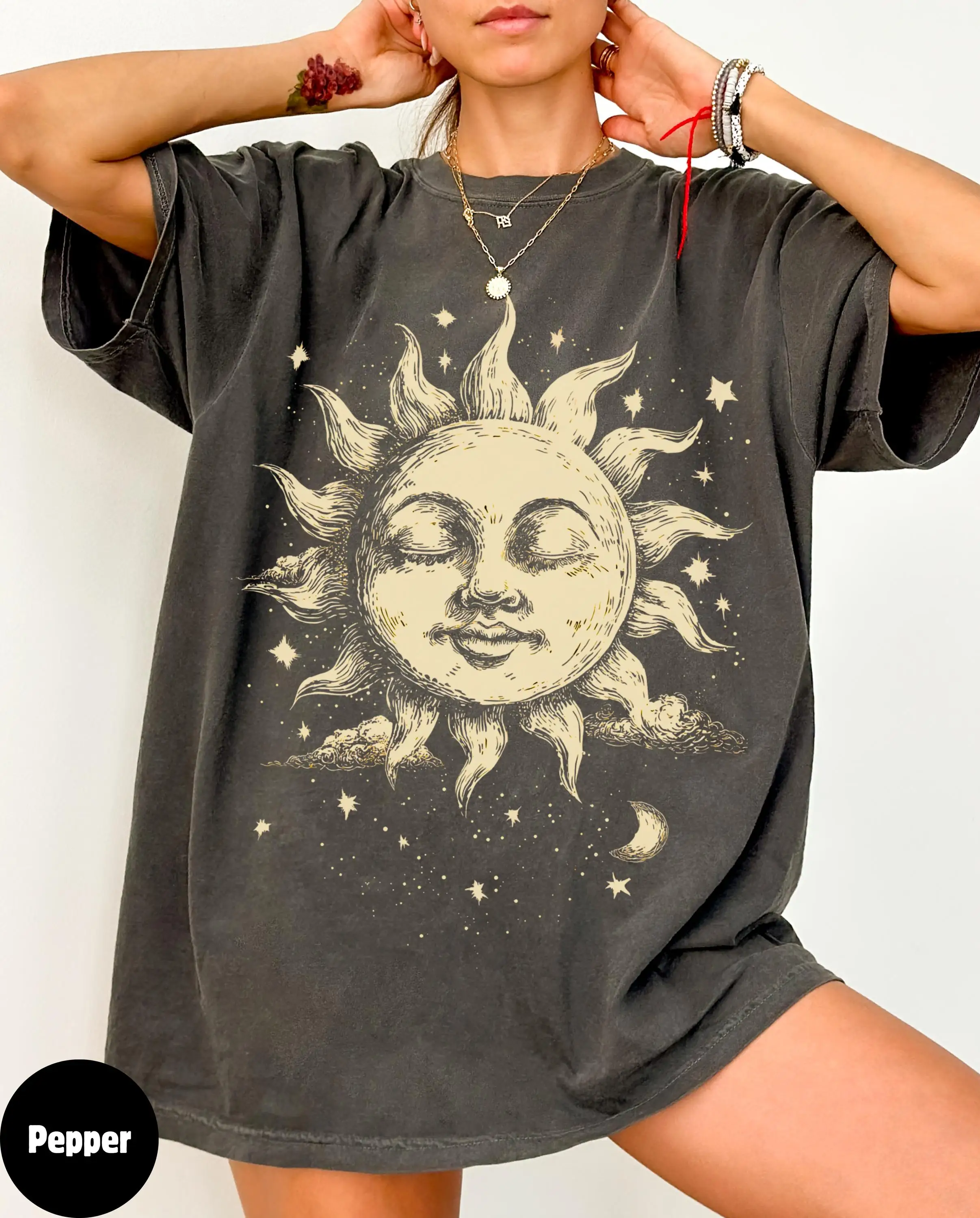 Plus Size Summer Women's Vintage Sun Face Celestial T-Shirt Cotton Breathable Stylish Versatile Street Style Oversized
Plus Size Summer Women's Vintage Sun Face Celestial T-Shirt Cotton Breathable Stylish Versatile Street Style Oversized