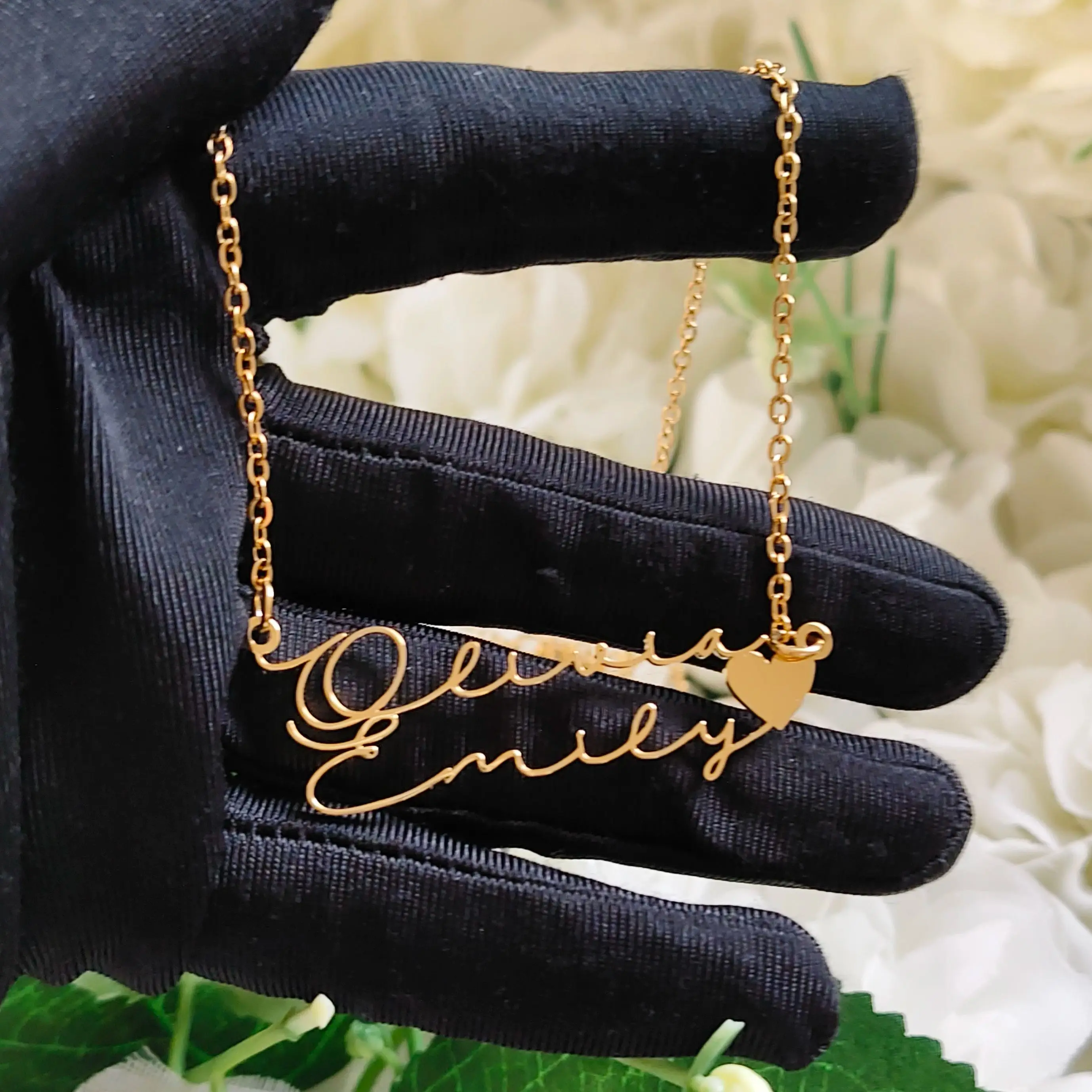 DHQH Wholesale Customized Name Cursive Script Necklace Personalized Letter Pendant Stainless Steel Necklace Factory Direct Sales
DHQH Wholesale Customized Name Cursive Script Necklace Personalized Letter Pendant Stainless Steel Necklace Factory Direct Sales