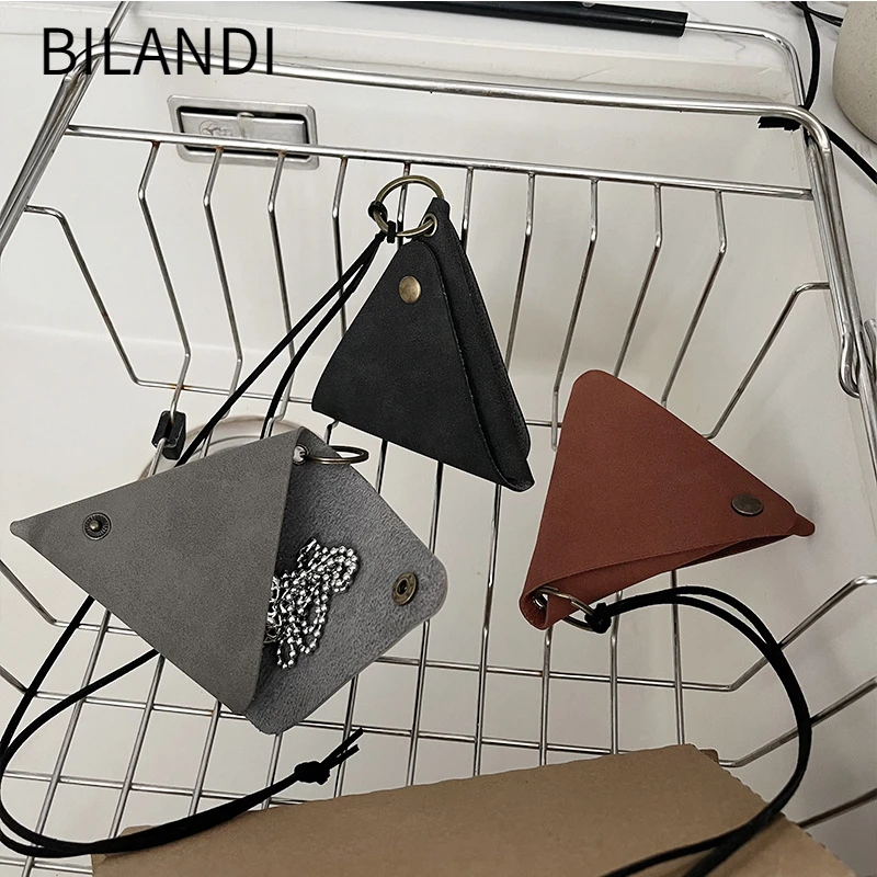 Bilandi Modern Jewelry European and American Design Geometric Triangle Bag Pendant Necklace For Women Party Gifts Hot Selling
Bilandi Modern Jewelry European and American Design Geometric Triangle Bag Pendant Necklace For Women Party Gifts Hot Selling