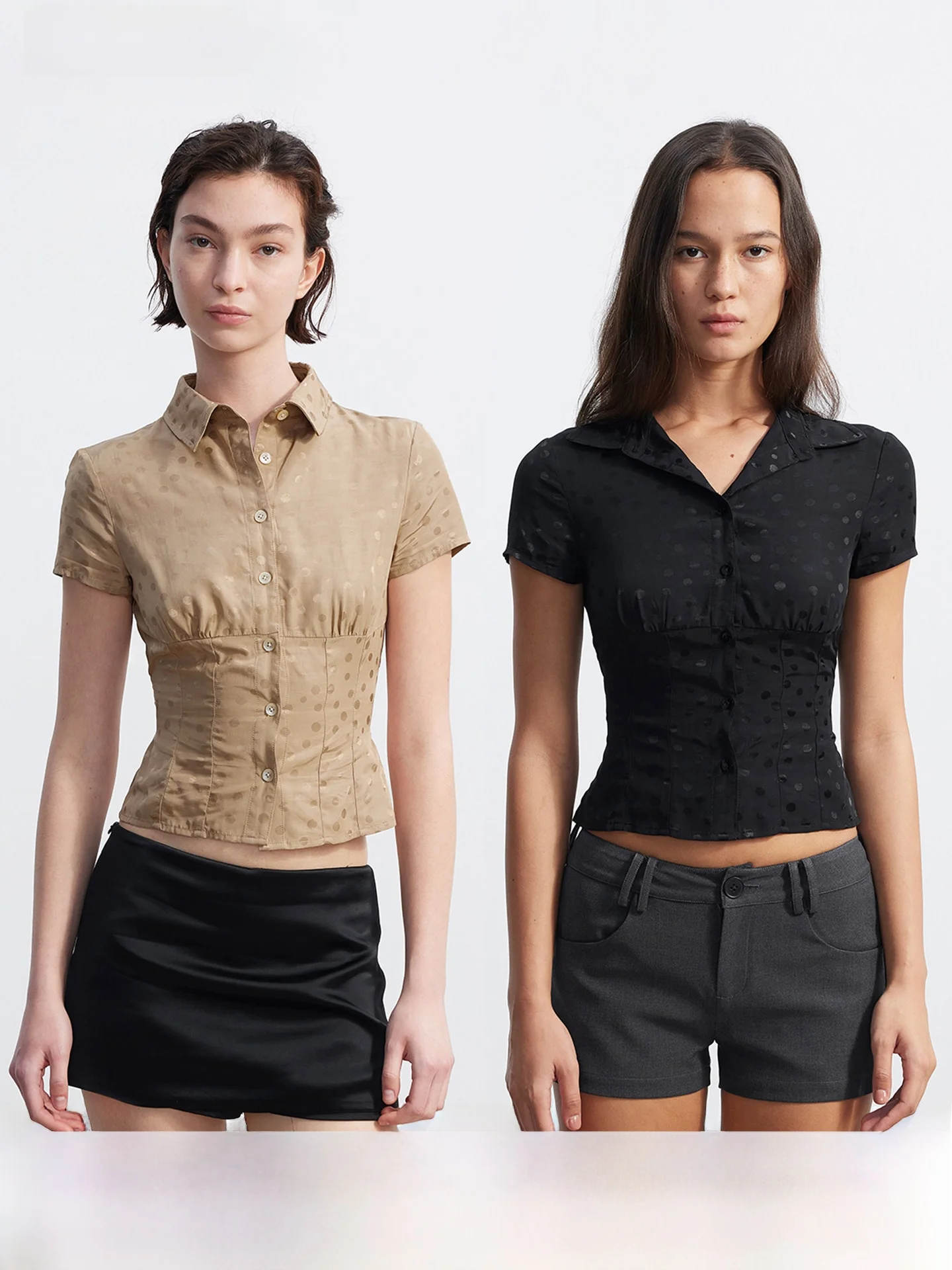 AFTADAWN Silk Satin Polka Dot Pleated Waist Cinching Shirt Slim Short Sleeve Top in Light Brown Black Commute Style Simple
AFTADAWN Silk Satin Polka Dot Pleated Waist Cinching Shirt Slim Short Sleeve Top in Light Brown Black Commute Style Simple