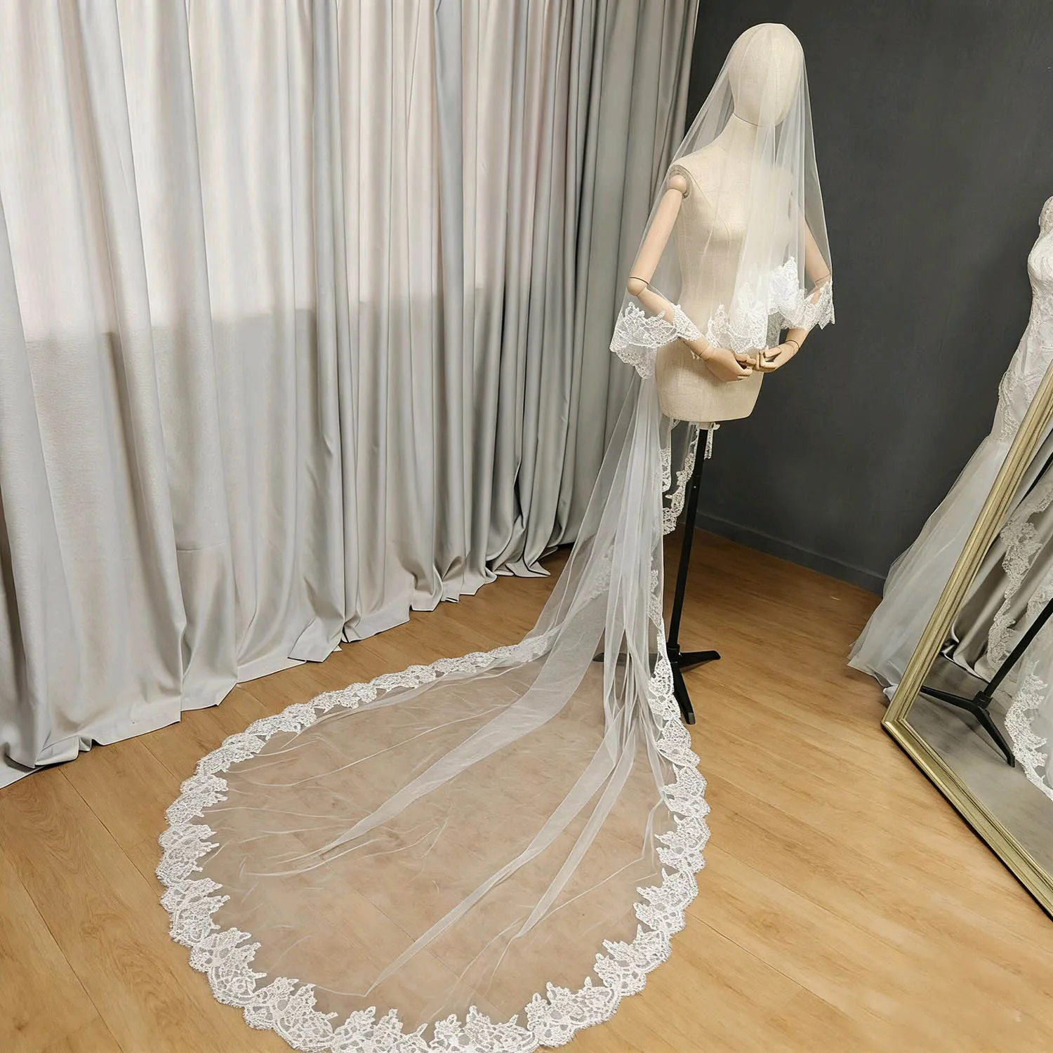Customized Romantic Eyelash Lace Drop Veil, 2 Layers Veil with Blusher, 2.5m/3m/3.5m Long Bridal Veil with Comb, Ivory Veil
Customized Romantic Eyelash Lace Drop Veil, 2 Layers Veil with Blusher, 2.5m/3m/3.5m Long Bridal Veil with Comb, Ivory Veil
