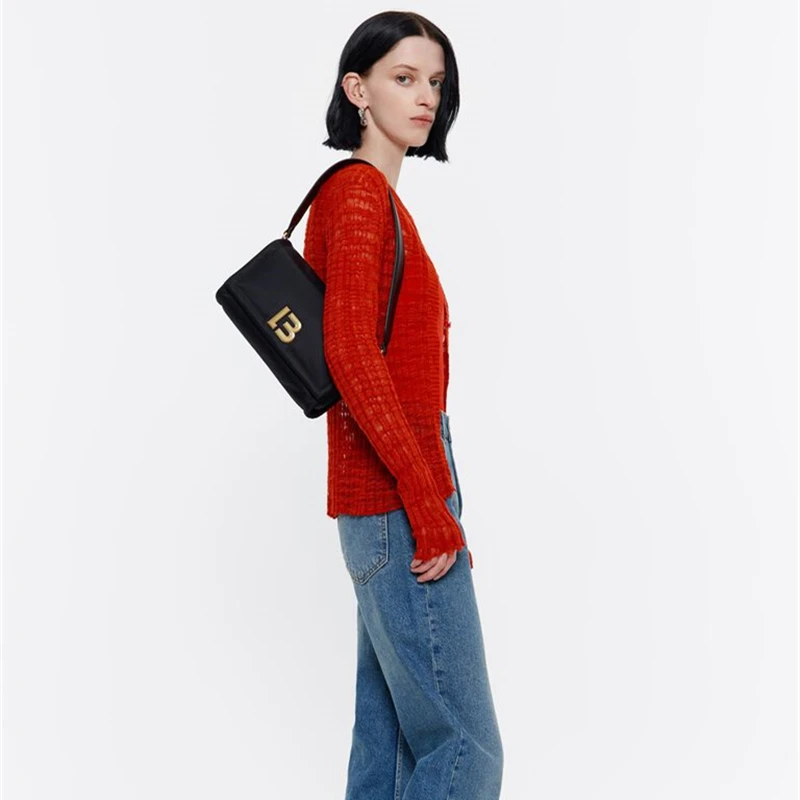 Bimba Y Women's Medium oulder Bag Gold Logo Flip Cover Letter Design Underarm Bag Soft Handle Daily Use Chain Accory
Bimba Y Women's Medium oulder Bag Gold Logo Flip Cover Letter Design Underarm Bag Soft Handle Daily Use Chain Accory