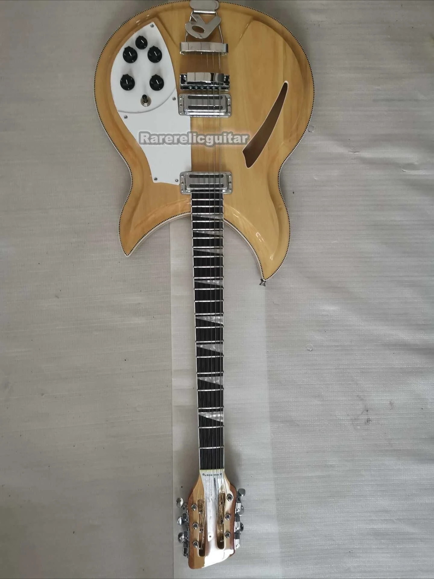 НОВАЯ 12-струнная гитара с полуполым корпусом из натурального клёна, сэндвич-гриф
НОВАЯ 12-струнная гитара с полуполым корпусом из натурального клёна, сэндвич-гриф